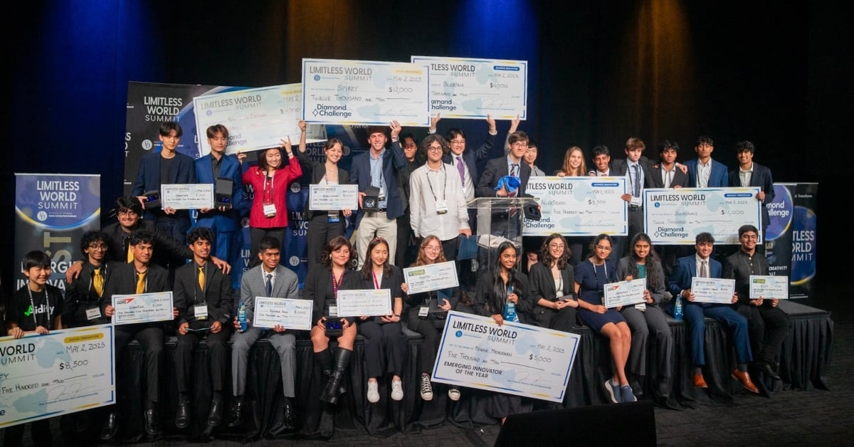 2025 LWS Winners on stage